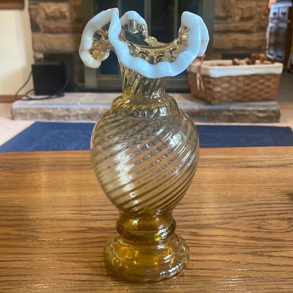 Fenton Amber Gold Snow Crest Swirl 9" Vase No 3159